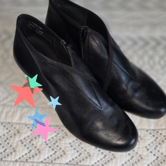 David Tate Shoes - David Tate Aruba Black Leather Ankle Booties Size 11